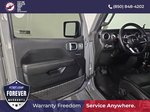 Used 2021 Jeep Gladiator Overland w/ Popular Equipment Package AWD/4WD image 17