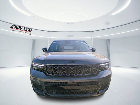 New 2025 Jeep Grand Cherokee L Summit w/ Advanced Protech Group IV image 7