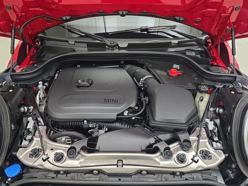 Certified 2025 MINI Cooper 2-Door Hardtop image 28