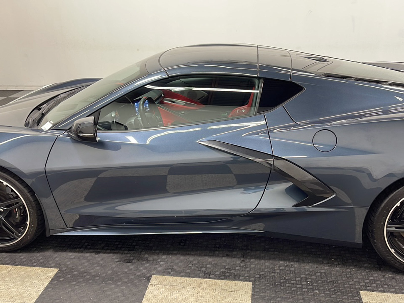 Used 2020 Chevrolet Corvette Stingray Preferred Cpe w/ 2LT Preferred Equipment Group RWD image 14