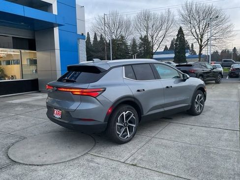 New 2026 Chevrolet Equinox EV LT image 7