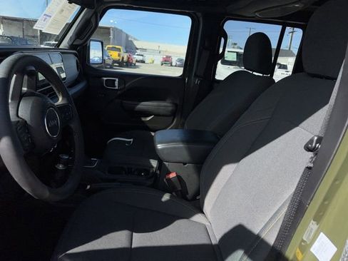 Used 2024 Jeep Wrangler Unlimited w/ Convenience Group image 9