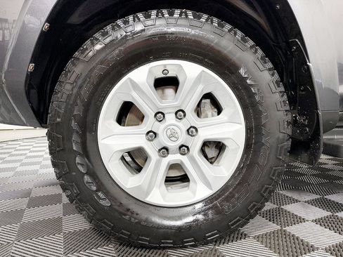 Used 2014 Toyota 4Runner SR5 RWD image 21