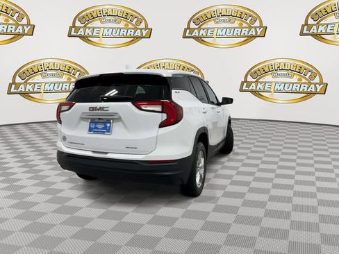 Used 2024 GMC Terrain SLE AWD/4WD image 2