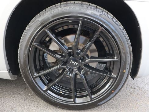 Used 2010 Chrysler 300 Touring image 41