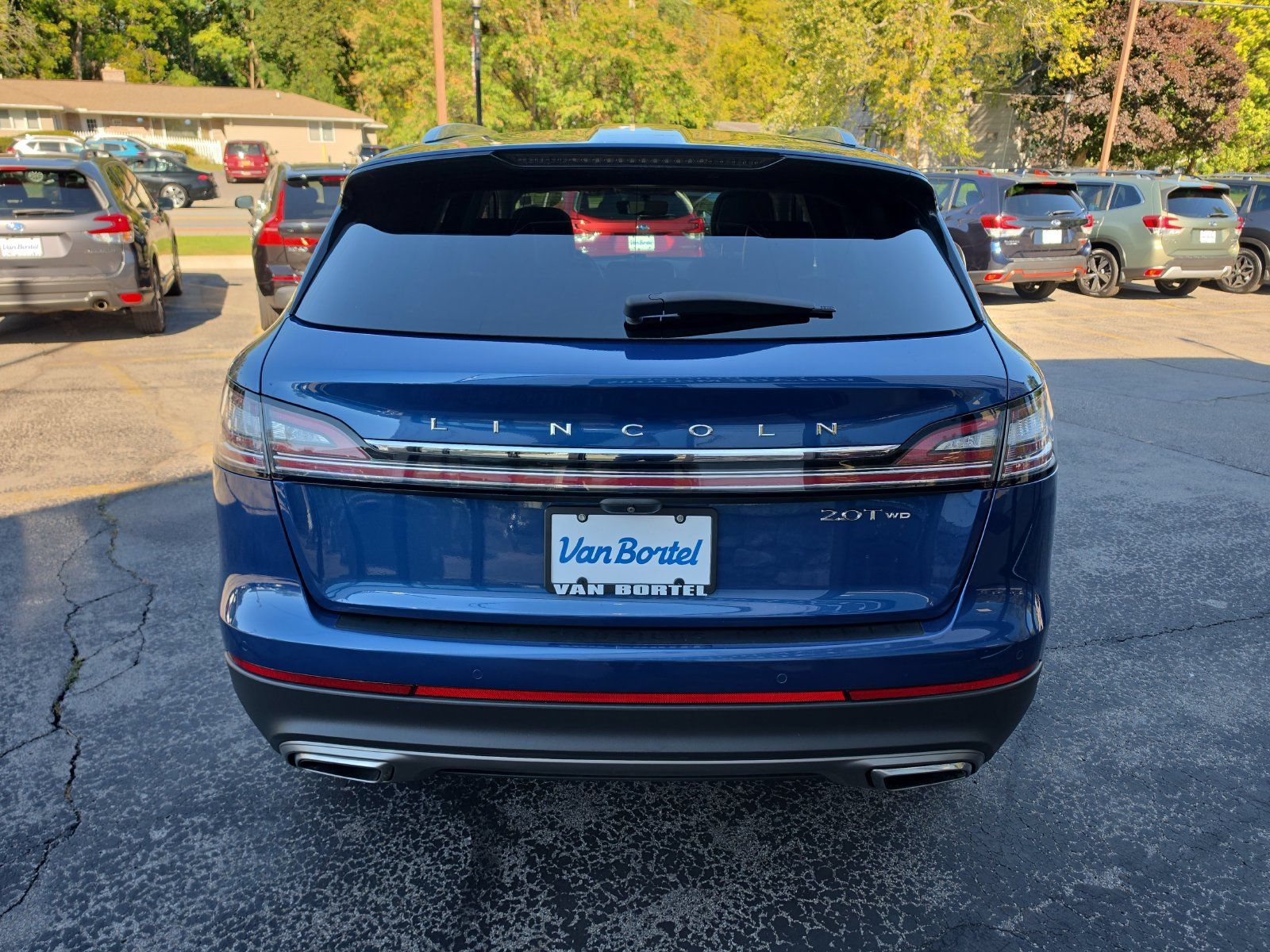 Used 2020 Lincoln Nautilus Reserve w/ Cargo Utility Package AWD/4WD image 6