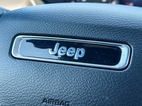Used 2025 Jeep Compass Trailhawk AWD/4WD image 24