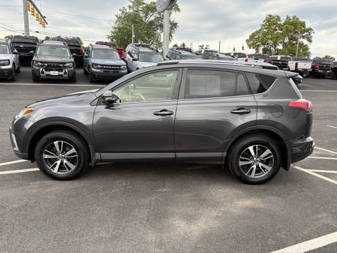 Used 2018 Toyota RAV4 XLE AWD/4WD image 6