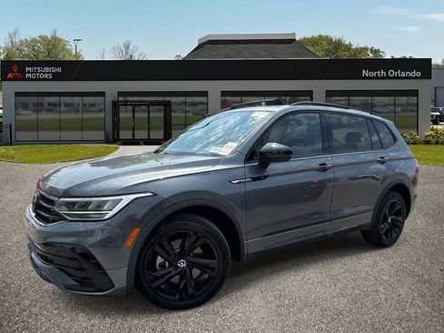 Used 2023 Volkswagen Tiguan SE R-Line image 1