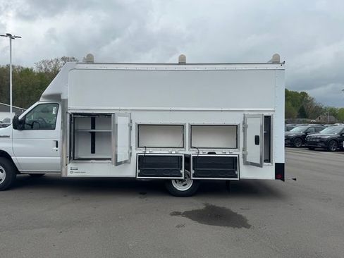 New 2026 Ford E-350 and Econoline 350 Super Duty w/ Power Equipment Group RWD image 9