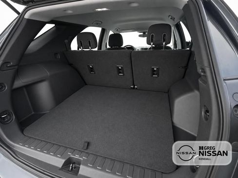 Used 2019 Chevrolet Equinox LS w/ LPO, Cargo Package FWD image 14