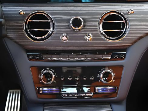 Certified 2024 Rolls-Royce Spectre w/ Leather Finishing Pack AWD/4WD image 19