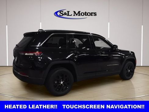 Used 2023 Jeep Grand Cherokee Limited AWD/4WD image 8
