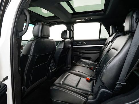 Used 2017 Ford Explorer XLT w/ Equipment Group 202A image 27