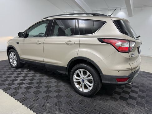 Used 2018 Ford Escape SE w/ Ford Safe & Smart Package image 5