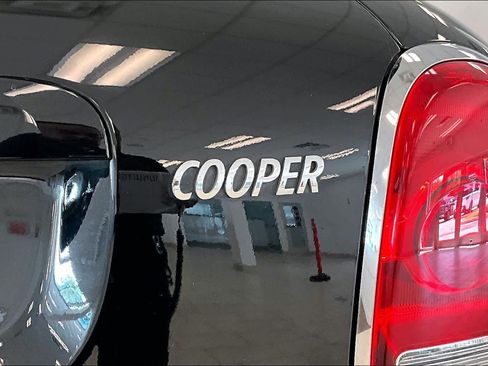 Used 2018 MINI Cooper Countryman FWD image 9