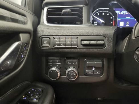 Used 2021 GMC Yukon Denali w/ Denali Premium Package AWD/4WD image 34