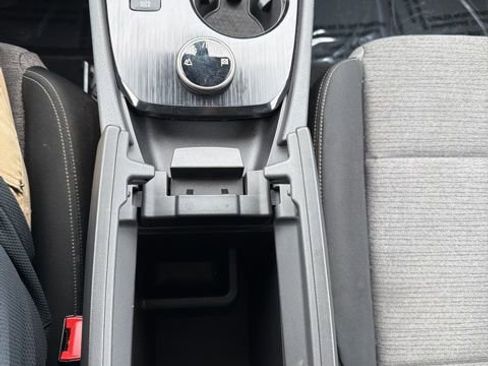 Used 2021 Nissan Rogue SV image 15