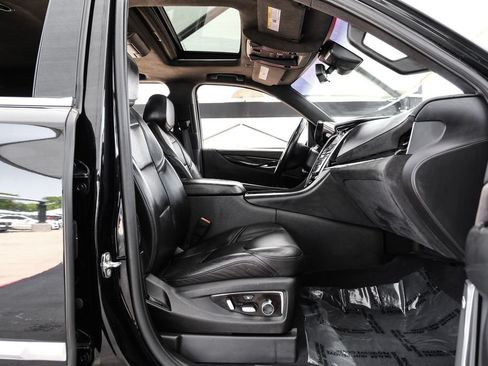 Used 2020 Cadillac Escalade ESV Platinum RWD image 37
