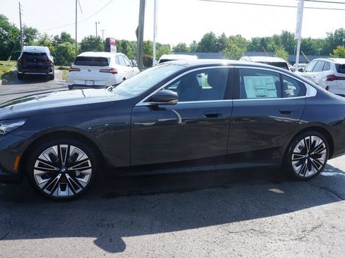 New 2027 BMW 530i xDrive w/ Premium Package AWD/4WD image 2