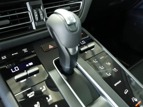 New 2025 Porsche Macan image 24