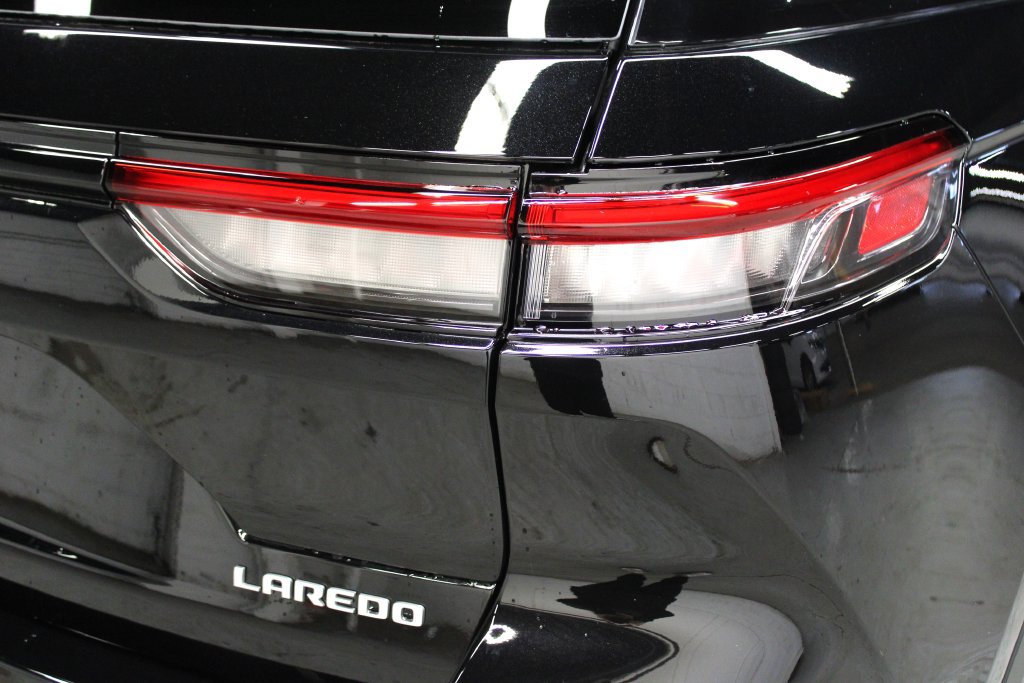 New 2025 Jeep Grand Cherokee Laredo w/ Luxury Tech Group I AWD/4WD image 35