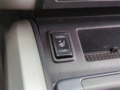 Used 2021 Nissan Titan SV w/ SV Convenience Package image 23