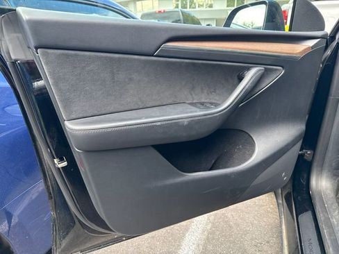 Used 2023 Tesla Model Y Long Range AWD/4WD image 14