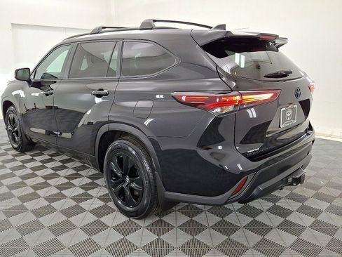 Certified 2024 Toyota Highlander XLE AWD/4WD image 14