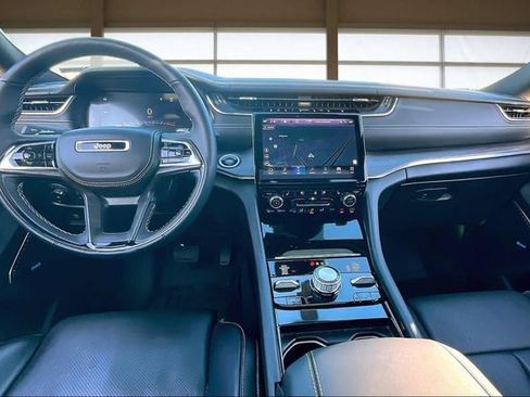 Used 2023 Jeep Grand Cherokee Overland w/ Advanced Protech Group III image 16