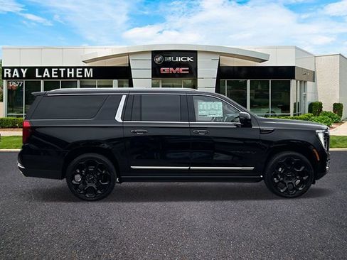 New 2026 GMC Yukon XL Denali w/ Denali Reserve Package AWD/4WD image 6