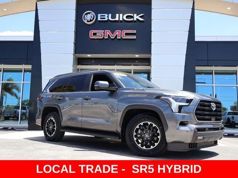 Used 2025 Toyota Sequoia SR5 w/ SR5 Premium Package AWD/4WD image 1