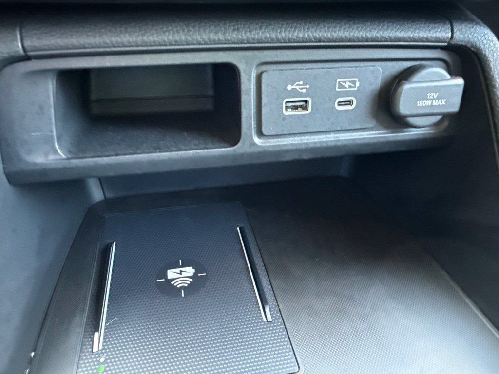 Used 2025 Honda Pilot Touring image 29