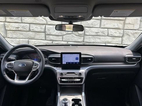 Certified 2023 Ford Explorer XLT w/ Equipment Group 202A AWD/4WD image 10
