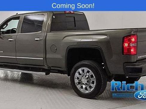 Used 2017 GMC Sierra 2500 Denali w/ Duramax Plus Package image 4