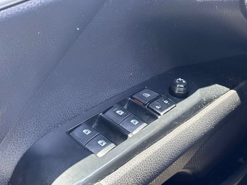 Used 2019 Toyota Camry LE FWD image 21