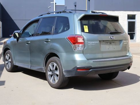 Used 2017 Subaru Forester 2.5i Premium AWD/4WD image 3