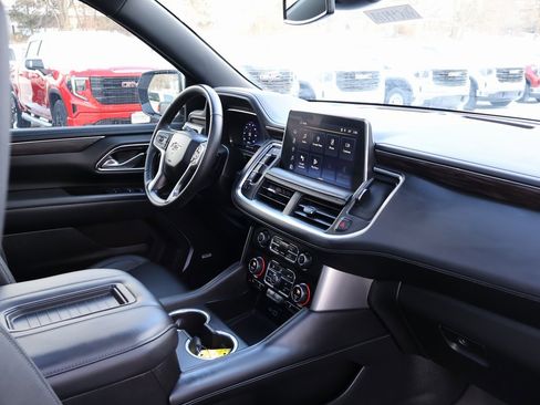 Certified 2024 Chevrolet Suburban Z71 w/ Luxury Package image 46