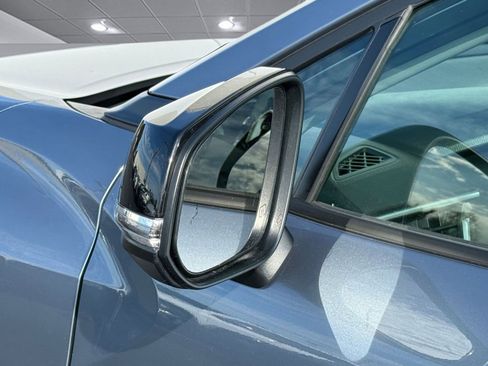 Used 2025 Toyota Corolla Cross LE image 22