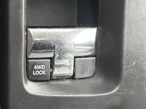 Used 2017 Jeep Compass High Altitude image 32