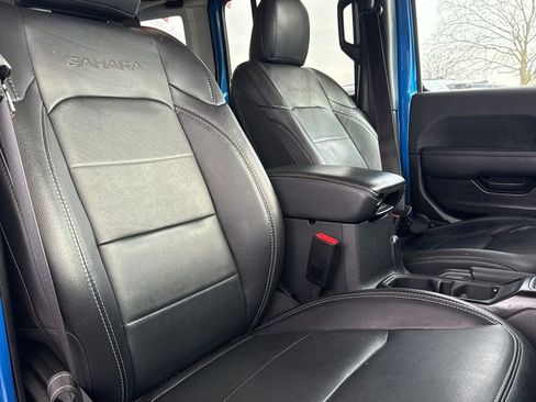 Used 2023 Jeep Wrangler Unlimited Sahara w/ Cold Weather Group image 27