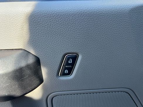 Used 2018 Ford F150 XL w/ Equipment Group 101A Mid image 13