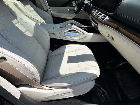 New 2026 Mercedes-Benz GLS 450 4MATIC image 15