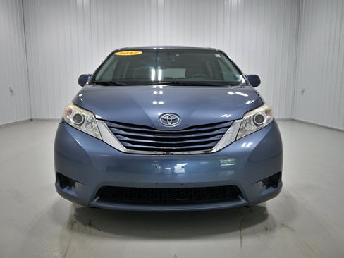 Used 2017 Toyota Sienna LE FWD image 15