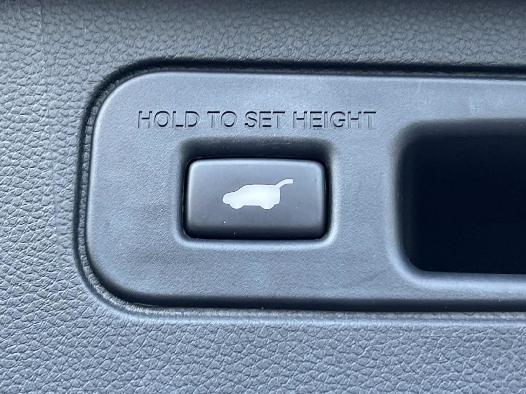 Used 2023 Honda Pilot Touring image 14