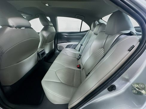 Used 2020 Toyota Camry SE image 26