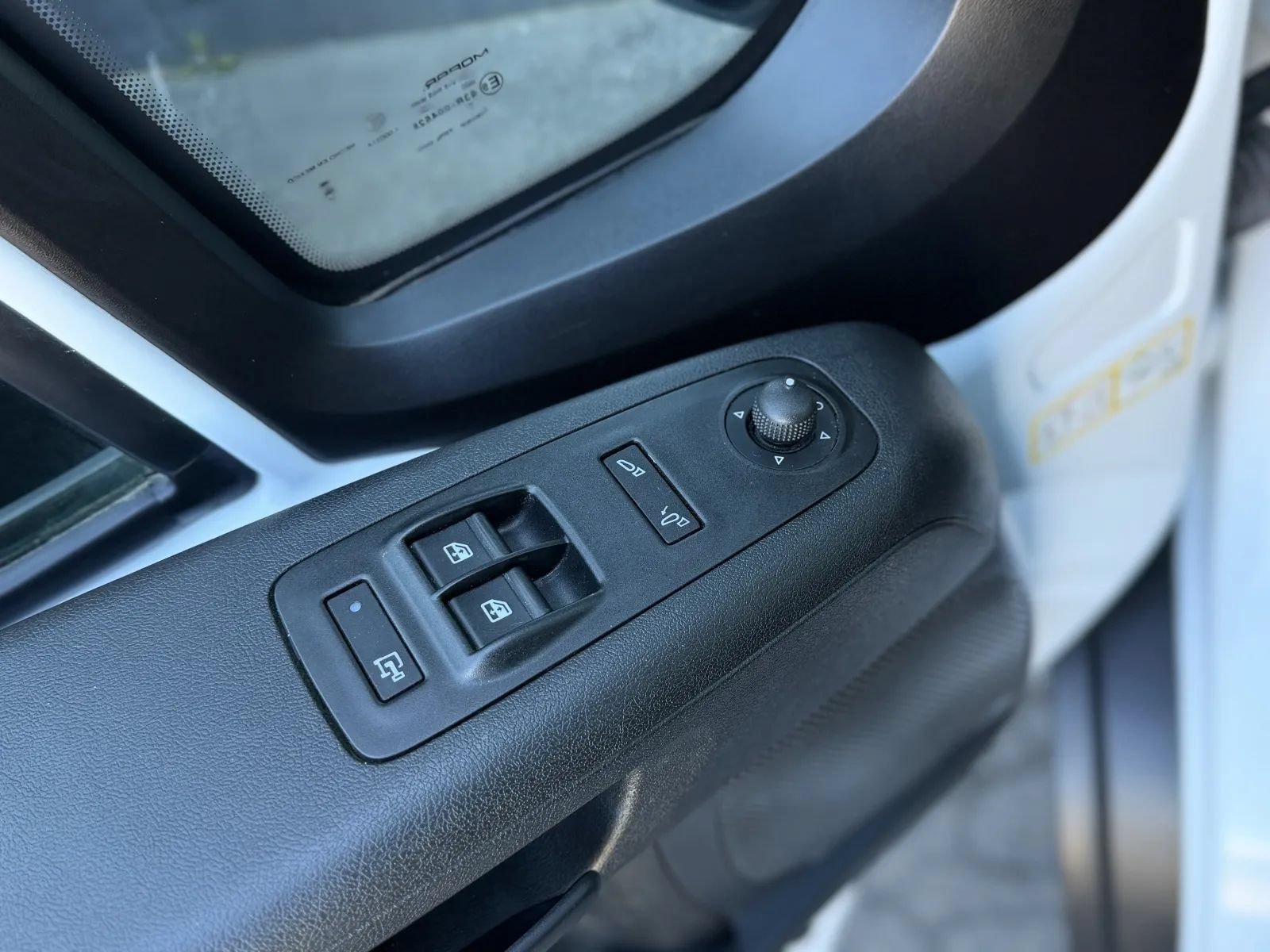 Used 2024 RAM ProMaster 2500 w/ Premium Convenience Group FWD image 21