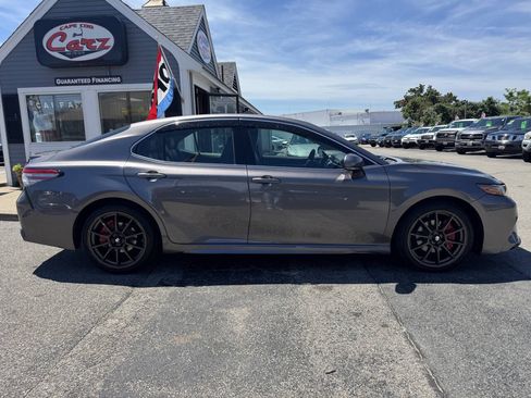 Used 2018 Toyota Camry XSE FWD image 11
