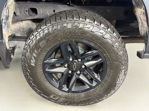 Used 2019 Chevrolet Silverado 1500 Custom Trail Boss w/ Custom Convenience Package AWD/4WD image 34