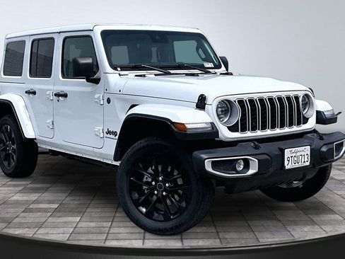 Certified 2025 Jeep Wrangler Unlimited Sahara w/ Safety Group image 37